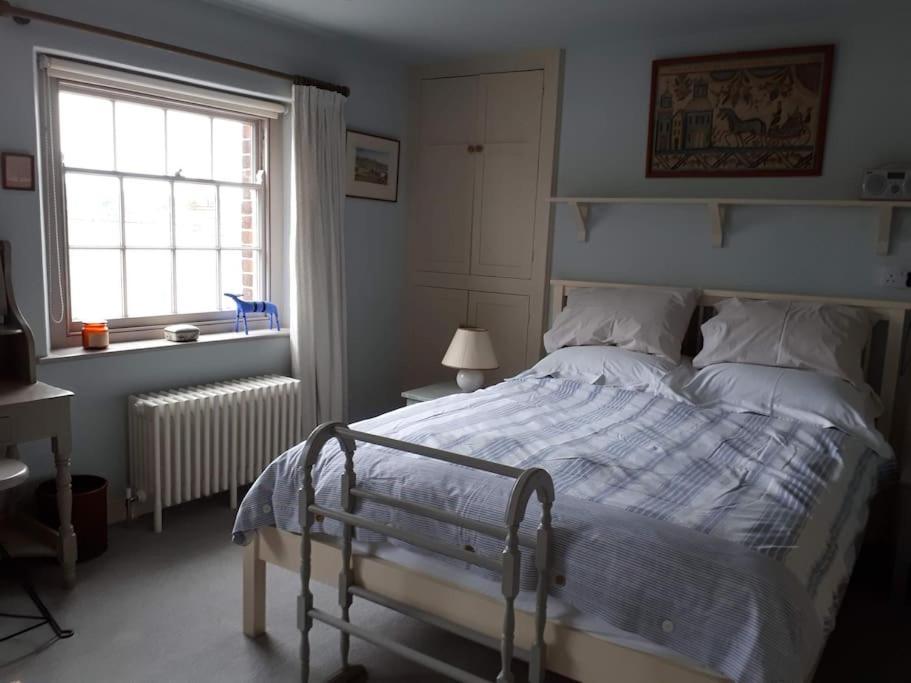 Ferienwohnung No. 27'S Self-Catering Flat For A Memorable Break. Bridport Exterior foto